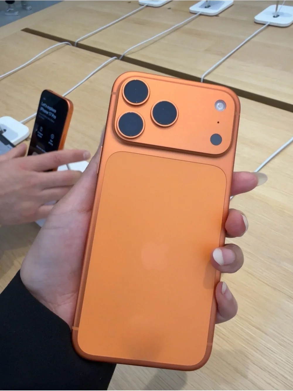 Apple iPhone 17 Pro Max Orange 1TB UNLOCKED